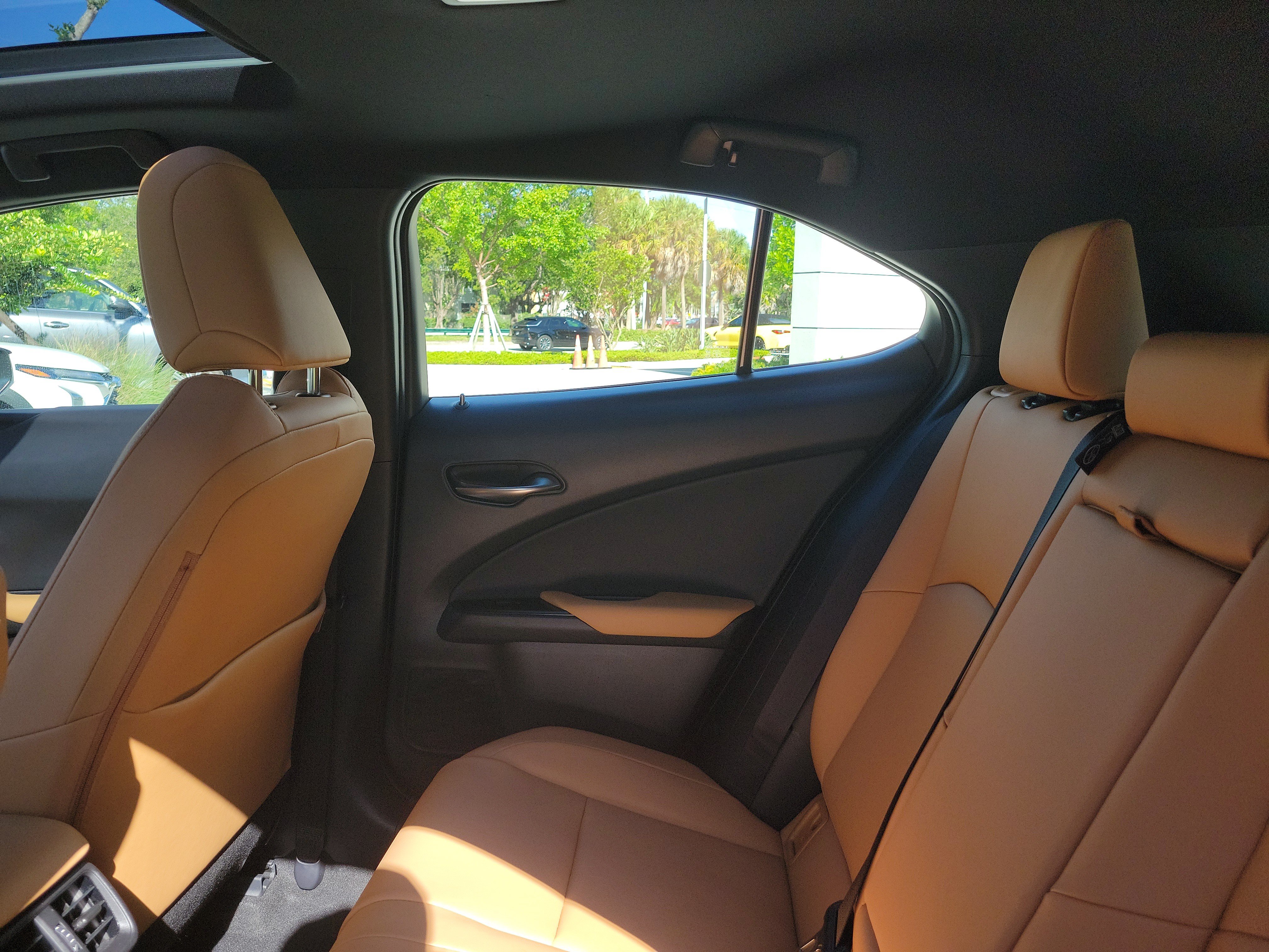Used 2025 Lexus UX 300h FWD w/ Accessory Package (Z1) image 13