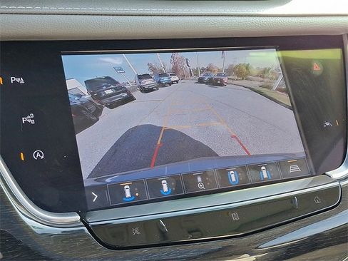 Used 2020 Cadillac XT6 Premium Luxury image 18