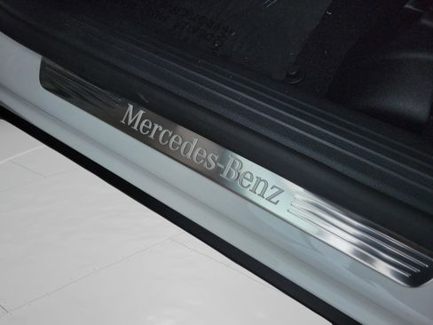 Certified 2025 Mercedes-Benz GLB 250 image 32