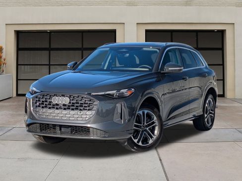 Used 2025 Audi Q5 2.0T Premium w/ Convenience Package image 3