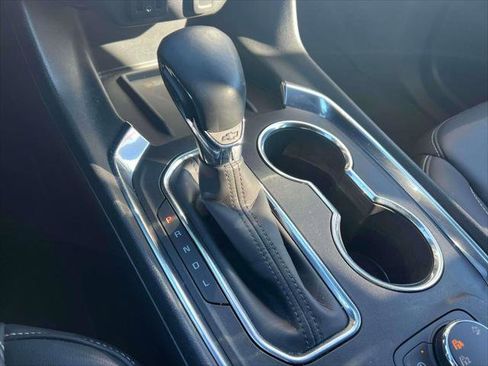 Used 2023 Chevrolet Traverse LT image 28