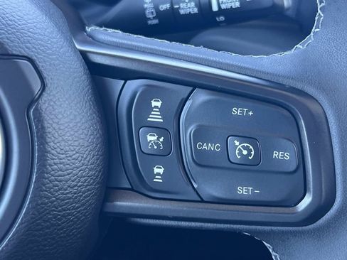 Used 2026 Jeep Wrangler Unlimited Rubicon AWD/4WD image 11