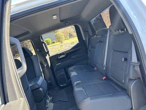 Used 2024 GMC Sierra 1500 Elevation image 39