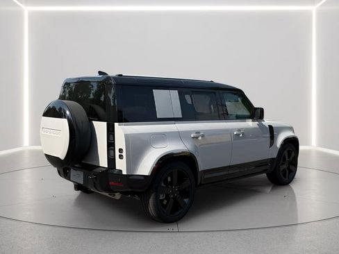 New 2026 Land Rover Defender 110 X-Dynamic SE AWD/4WD image 5