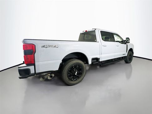 New 2026 Ford F250 Lariat w/ Black Appearance Package image 7