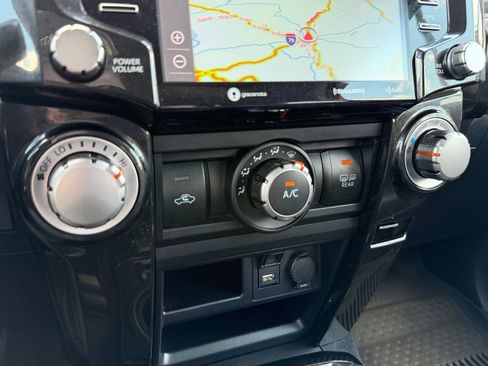 Used 2020 Toyota 4Runner Venture w/ Moonroof Package AWD/4WD image 12