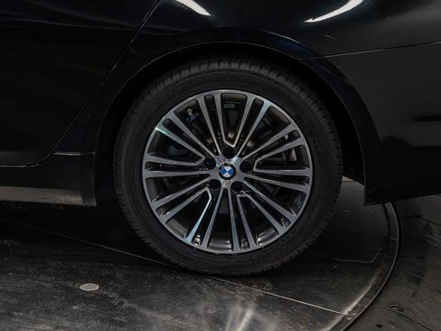 Used 2018 BMW 530i RWD image 10