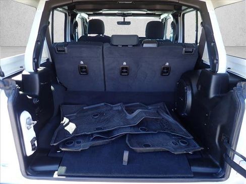 Used 2023 Jeep Wrangler Unlimited w/ Cold Weather Group image 8