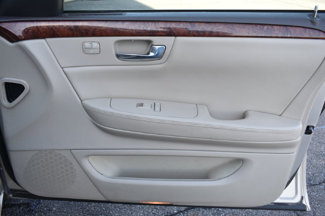 Used 2007 Cadillac DTS Luxury I w/ Sun And Sound Package FWD image 37