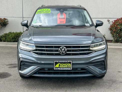 Used 2023 Volkswagen Tiguan SE image 2