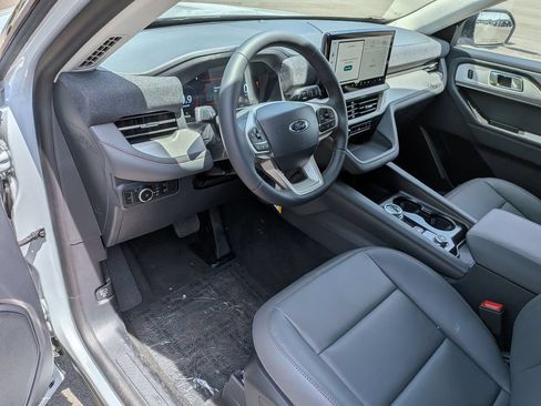New 2026 Ford Explorer Active w/ Active Comfort Package AWD/4WD image 10
