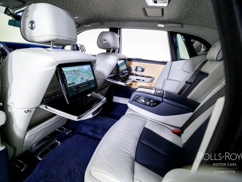 Used 2019 Rolls-Royce Phantom Sedan image 20