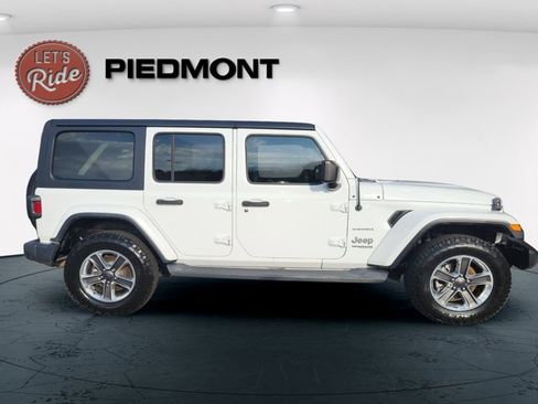 Used 2019 Jeep Wrangler Unlimited Sahara image 6