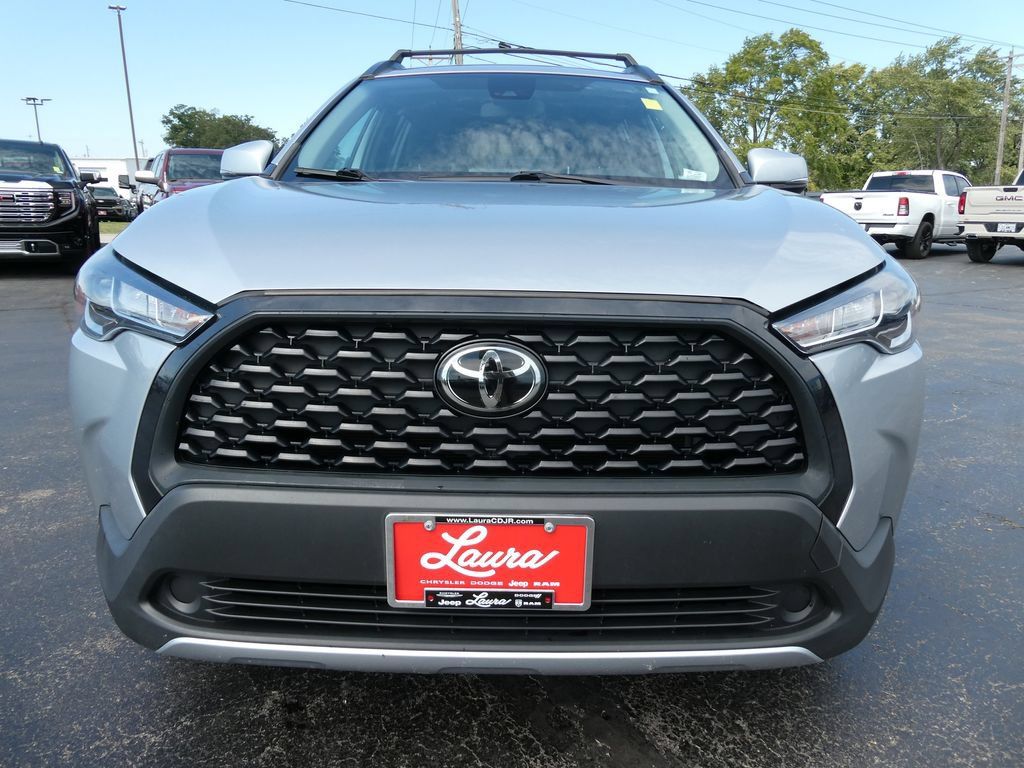 Used 2022 Toyota Corolla Cross LE AWD/4WD image 9