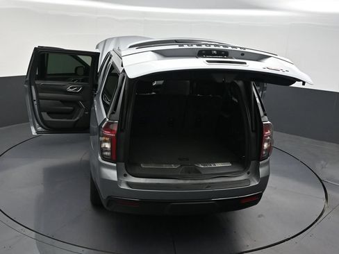 Used 2024 Chevrolet Suburban RST w/ Luxury Package RWD image 37