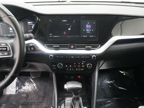 Used 2022 Kia Niro Touring Special Edition FWD image 22