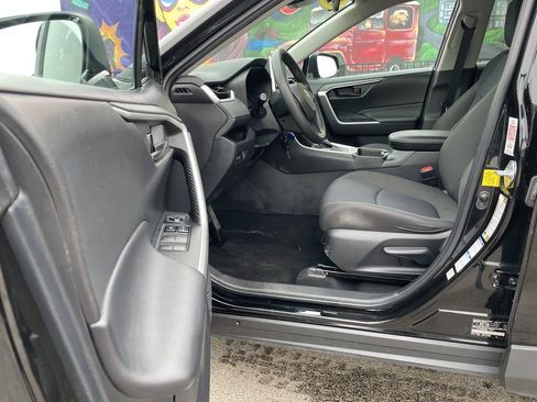 Certified 2023 Toyota RAV4 LE image 14