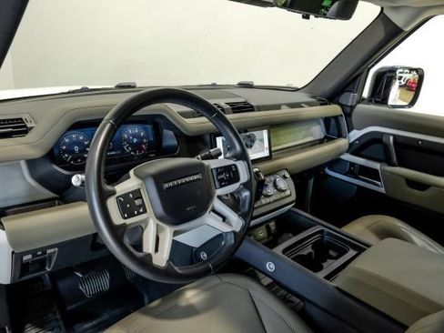 Used 2021 Land Rover Defender 110 SE AWD/4WD image 4