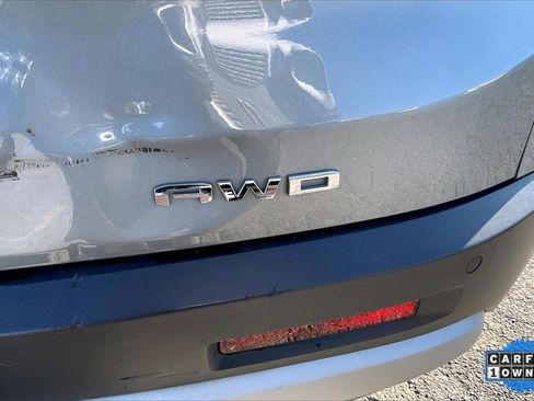 Used 2023 GMC Acadia SLT image 24