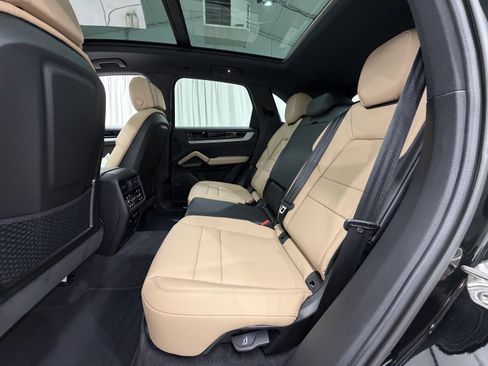 New 2026 Porsche Cayenne image 20