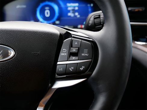 Used 2023 Ford Explorer Platinum w/ Technology Package image 20