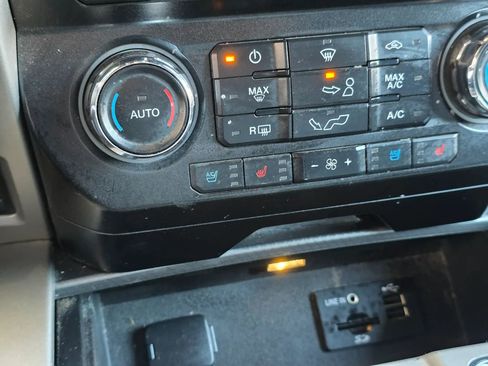 Used 2015 Ford F150 Lariat image 24