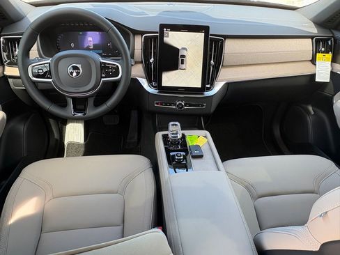 New 2026 Volvo XC90 B6 Plus w/ Protection Package Premier AWD/4WD image 11