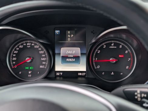 Used 2018 Mercedes-Benz GLC 300 4MATIC image 18