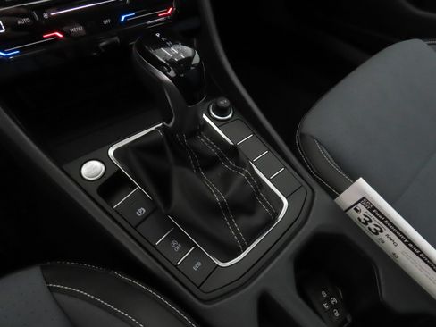 New 2026 Volkswagen Jetta SE FWD image 15