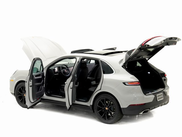 Certified 2026 Porsche Cayenne AWD/4WD image 29