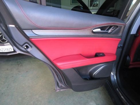 Used 2019 Alfa Romeo Stelvio Ti AWD/4WD image 39