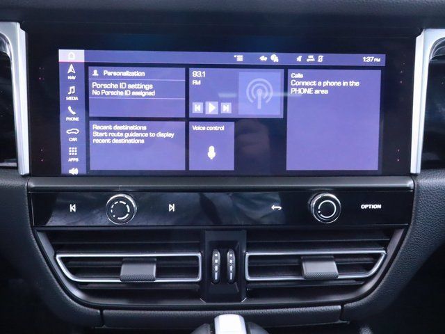 Certified 2024 Porsche Macan AWD/4WD image 28