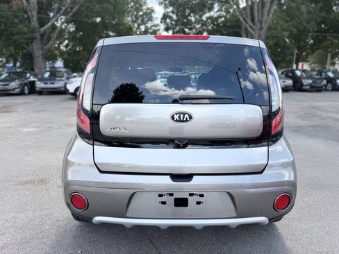 Used 2018 Kia Soul + FWD image 6