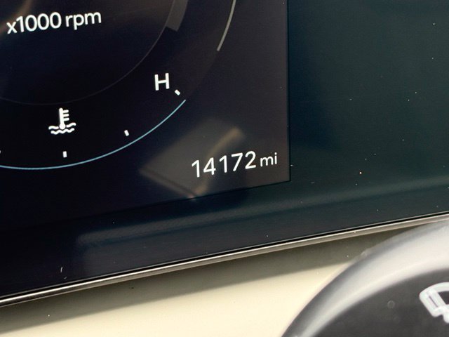 Certified 2025 Hyundai Tucson Limited AWD/4WD image 16