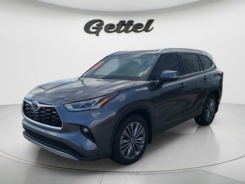 Used 2021 Toyota Highlander Platinum AWD/4WD image 1