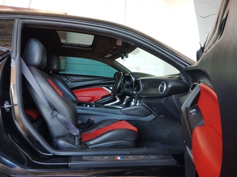Used 2016 Chevrolet Camaro SS RWD image 12