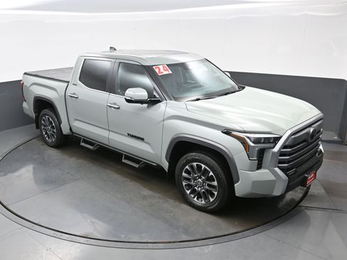 Used 2024 Toyota Tundra Limited image 37
