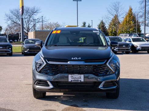 Used 2024 Kia Sportage EX image 2
