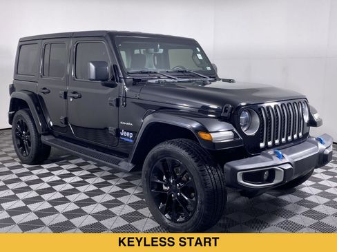 Used 2022 Jeep Wrangler Unlimited Sahara w/ Cold Weather Group AWD/4WD image 20