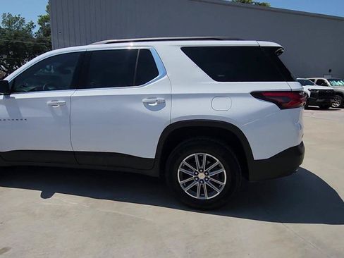 Used 2023 Chevrolet Traverse LT FWD image 6