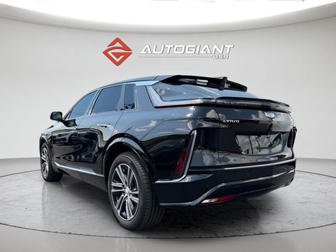 Used 2025 Cadillac Lyriq Luxury AWD/4WD image 5