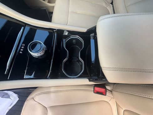 Used 2023 Jeep Grand Cherokee Limited image 22