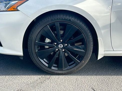 Used 2022 Nissan Altima 2.5 SR w/ Midnight Edition Package AWD/4WD image 13