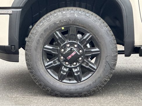 New 2026 GMC Sierra 2500 AT4 w/ AT4 Premium Plus Package AWD/4WD image 25