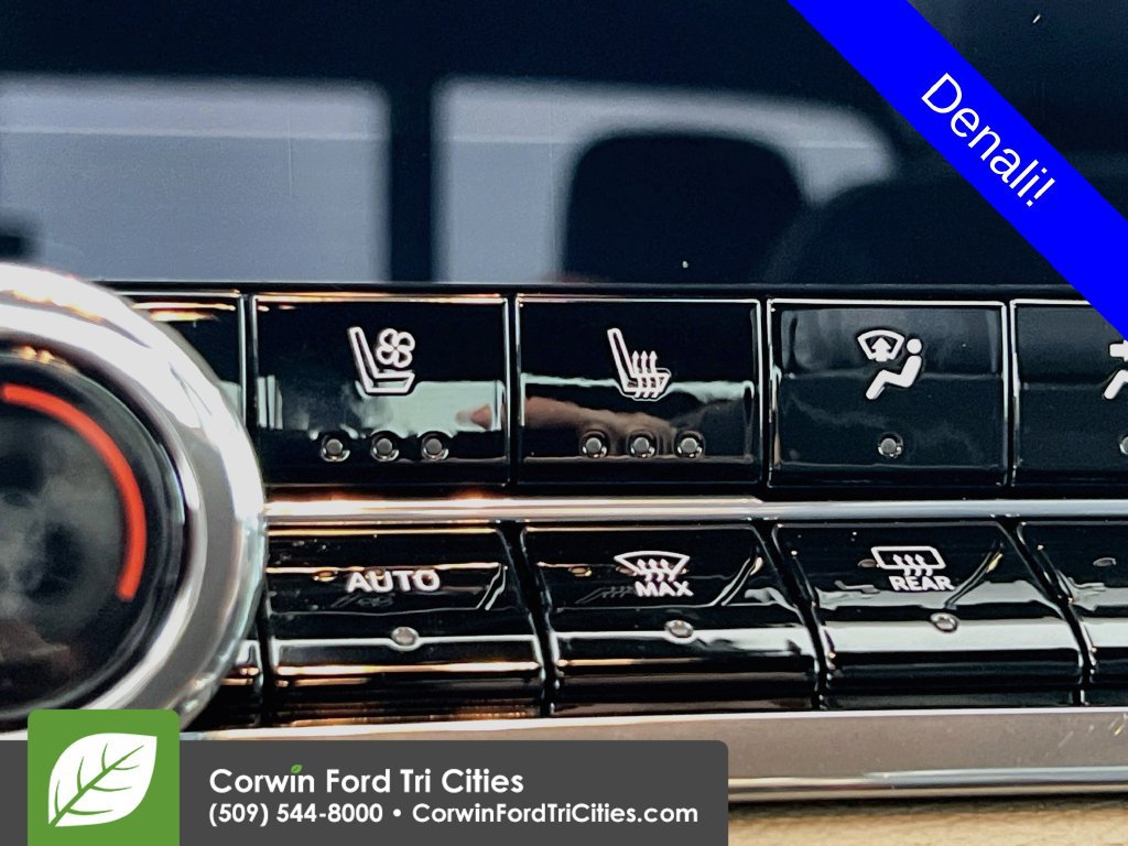 Used 2024 GMC Canyon Denali AWD/4WD image 23