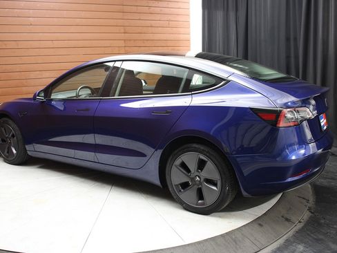 Used 2023 Tesla Model 3 Standard Range image 9