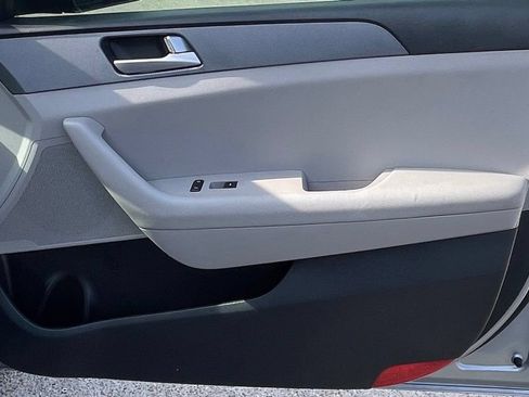 Used 2017 Hyundai Sonata SE FWD image 31