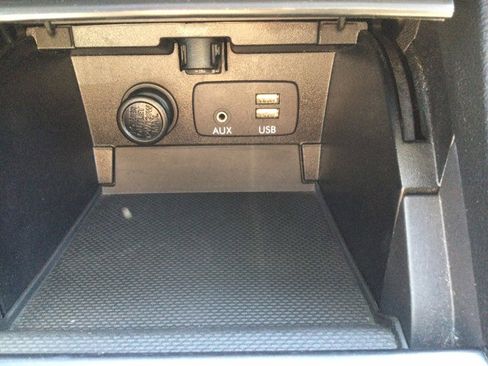 Used 2017 Subaru Outback 2.5i Limited image 37