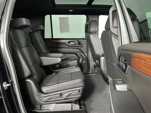 Used 2026 GMC Yukon XL Denali w/ Sun & Power Step Package AWD/4WD image 38
