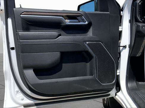 Used 2025 Chevrolet Silverado 1500 LT RWD image 21